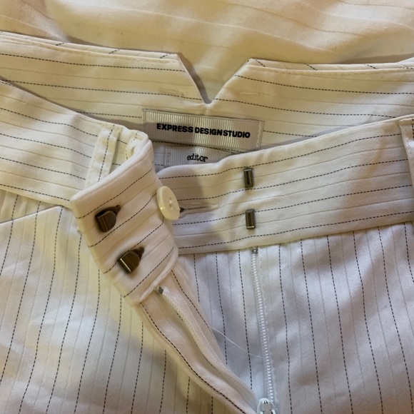 New Express Women’s White Striped Bermuda Shorts 2 - Picture 2 of 3